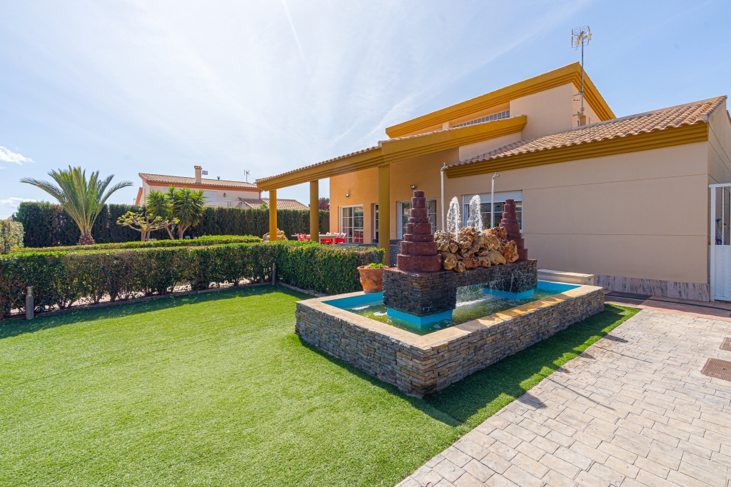 Villa in Busot