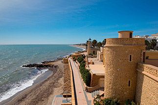 Living in Roquetas de Mar (Almería) is easy with Grupo Mar de Casas